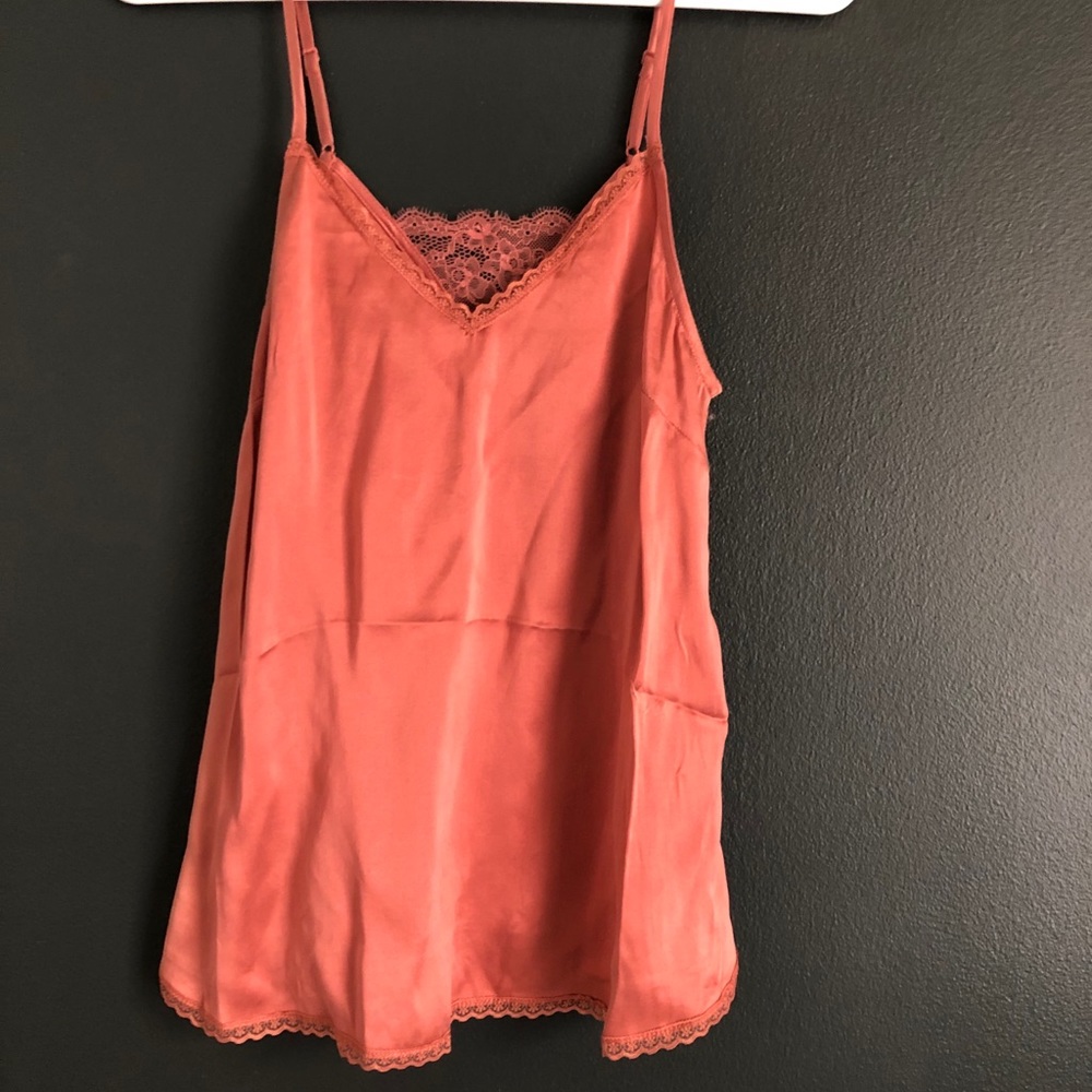 Mauve lace tanktop